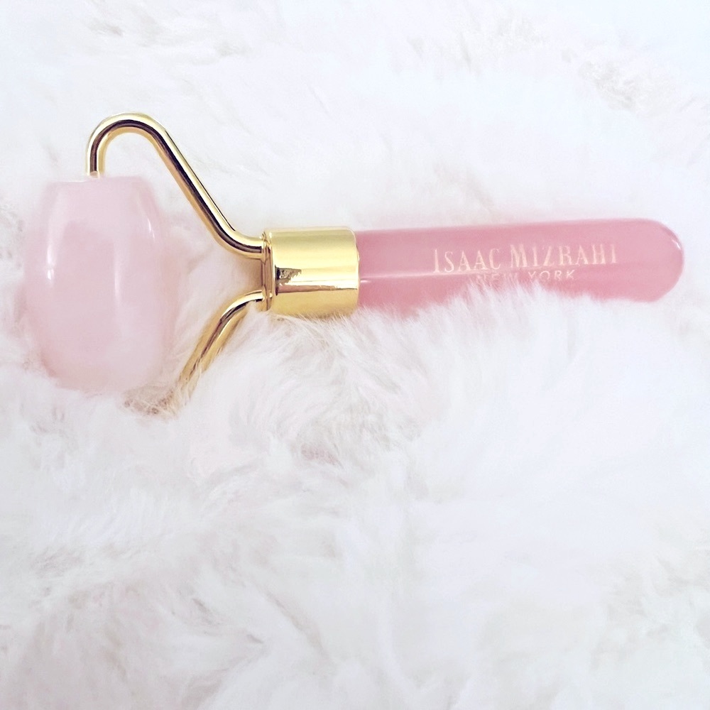 ISAAC MIZRAHI ROSE QUARTZ MINI FACIAL ROLLER